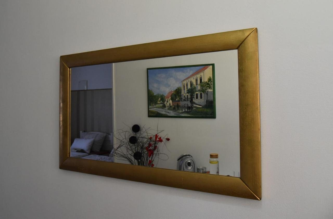 Rooms Bobic Licko Petrovo Selo Luaran gambar