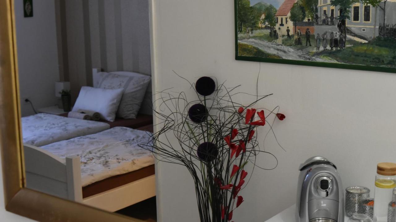 Rooms Bobic Licko Petrovo Selo Luaran gambar
